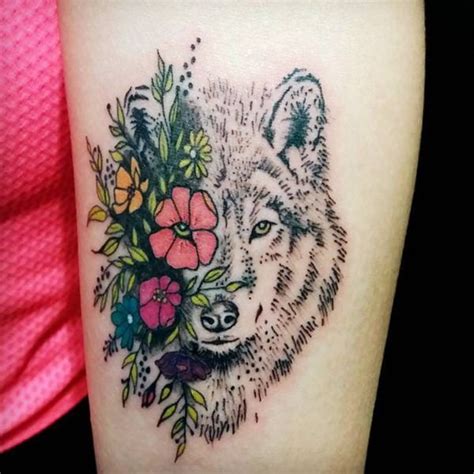 Tatuajes de lobos: 80 diseños para mujeres